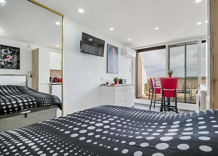 Héliopolis Naturist Luxury * Agde