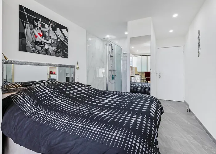 アパート Heliopolis Naturist Luxury