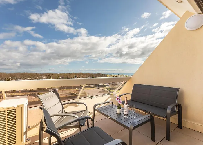 Heliopolis Naturist Luxury アパート *